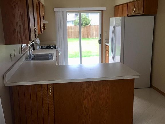 4th image of 584 Dove Ln