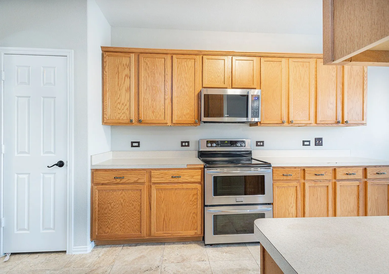 Fully Remodeled 4-Bedroom Home on a Quiet Cul-de-Sac in Paloma Creek with Game Room, Study & Reso... — Photo 3