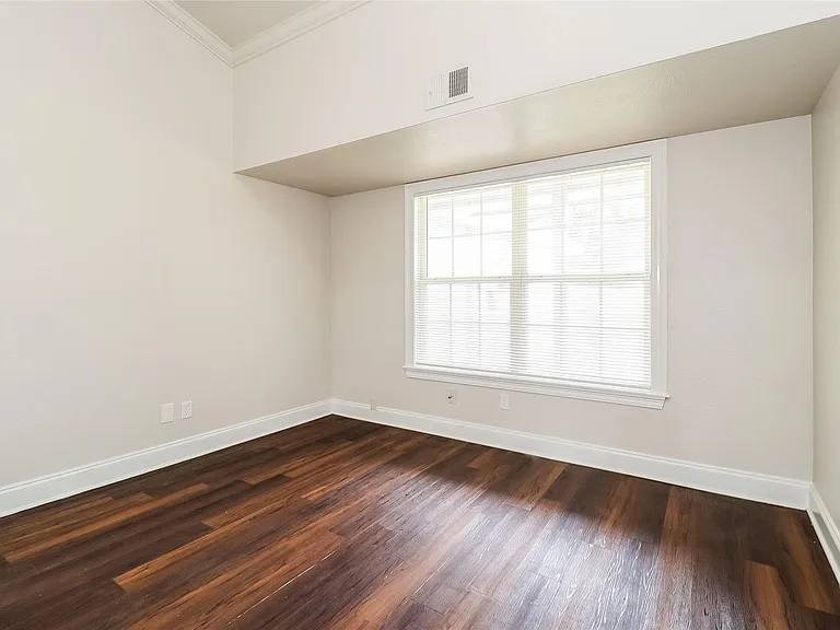 4204 Ireland Dr — Photo 14