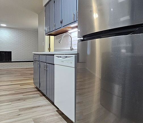 4th image of 3030-3032 Creekview Cir #3030
