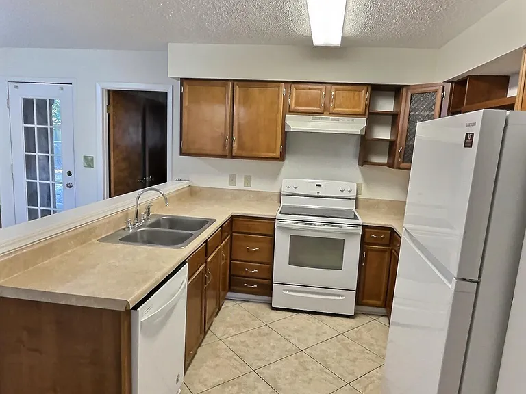 9216 Pointe Aux Chenes Rd — Photo 8