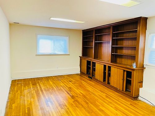 1st image of 15 Deasy Ln