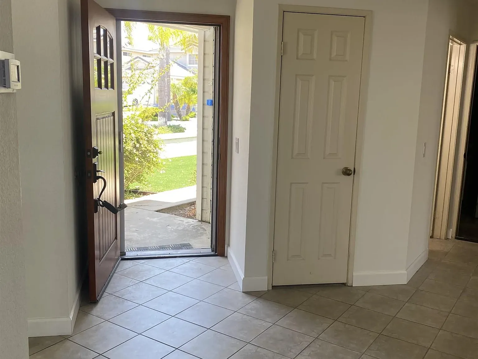 3 bed, 3.0 bath, 1753 sqft, $4,550 — Photo 4