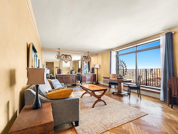3rd image of 150 Central Park S #3201