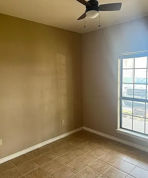 570 Dublin Ave — Photo 5