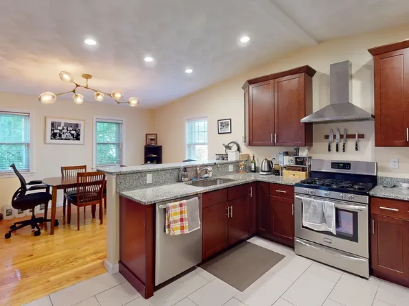 55 Cherry St Unit 3, Chelsea, MA 02150