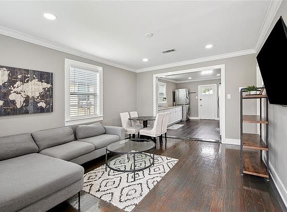 3rd image of 1533 Claire Ave