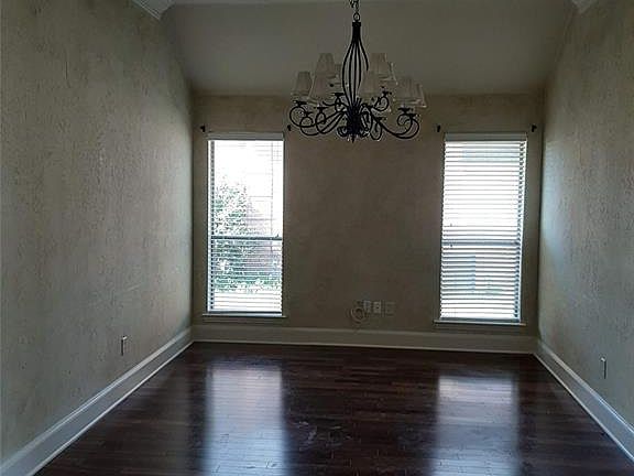 3rd image of 3015 Preston Club Dr