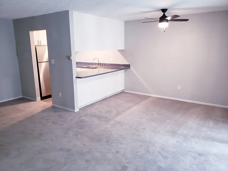 The Huntington Apartments — Photo 2