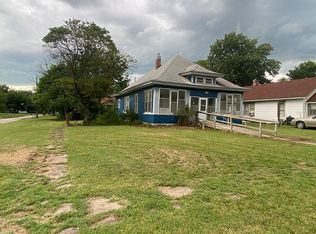 203 N Sycamore St, Eureka, KS 67045