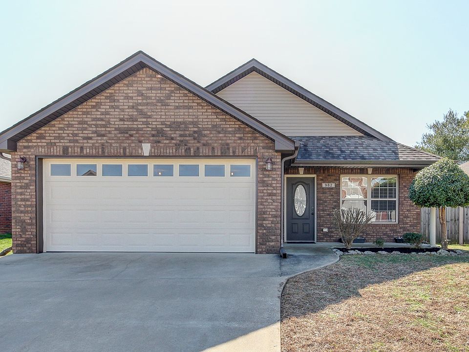 1st image of 982 Culverson Ct