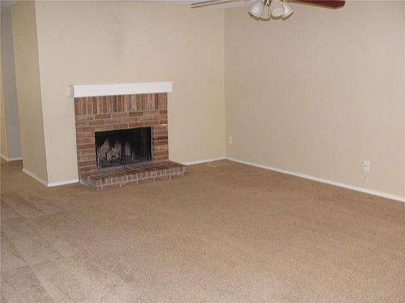 2nd image of 1416 Cherokee Rose Ln