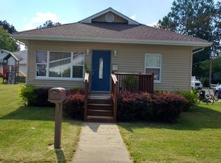 319 Madison St, Benton, IL 62812
