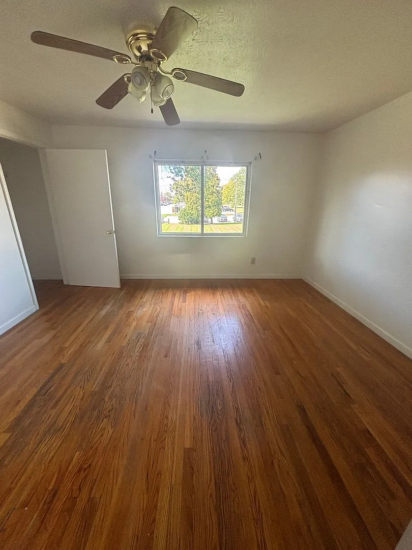 4889 Banbury Ct — Photo 4