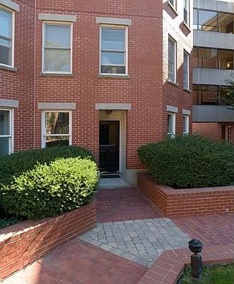 2nd image of 47 Harvard St #42