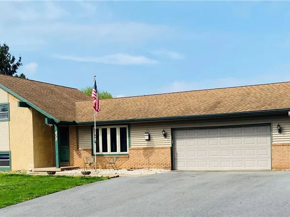 418 Manor Dr, Nazareth, PA 18064