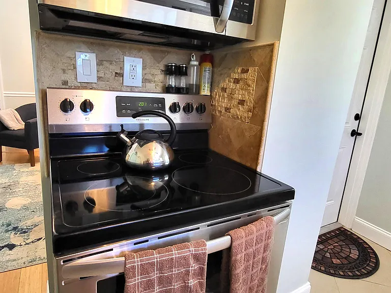 232 Cypress St #1 — Photo 4