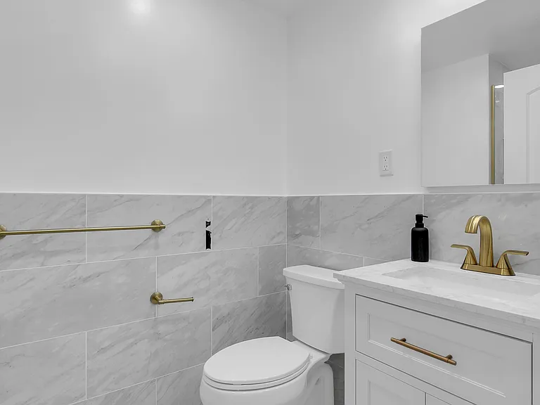 155 W 70th St #11C — Photo 10