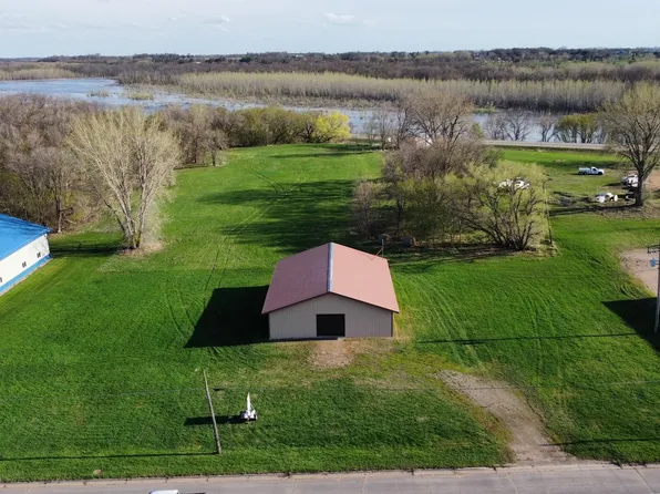 7026 County Road 15 SW, Montevideo, MN 56265
