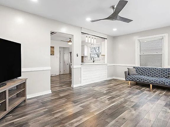 5th image of 7622 Grand Ave #1