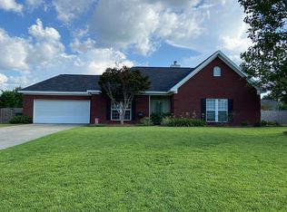105 Sunshine Ln, Dothan, AL 36303