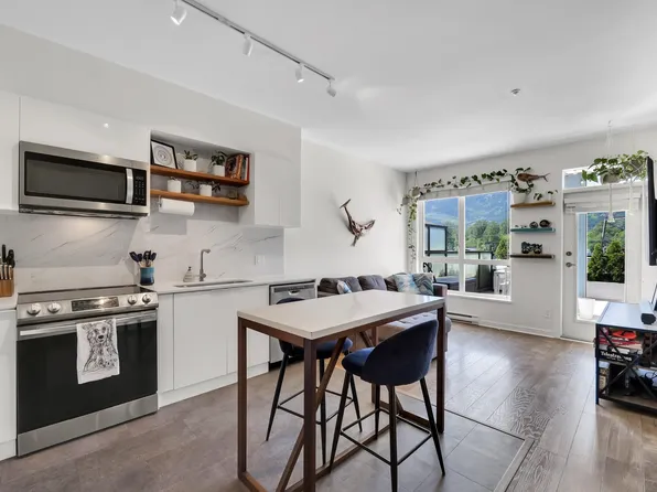 40437 Tantalus Rd #220, Squamish, BC V8B 0G2