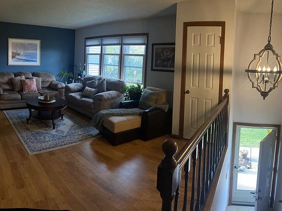 2nd image of 90 Burlington Ct #1809