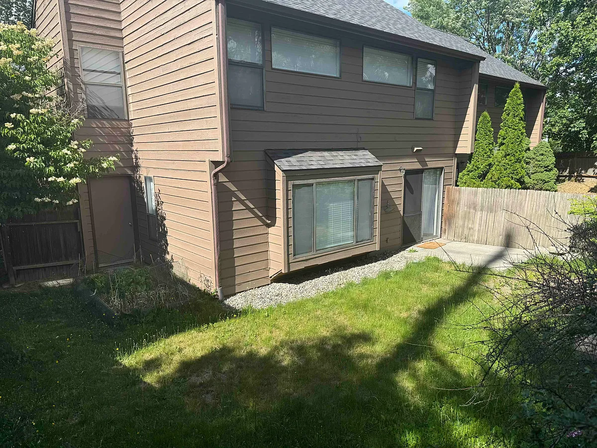 Building Photo - 809 Travois Way