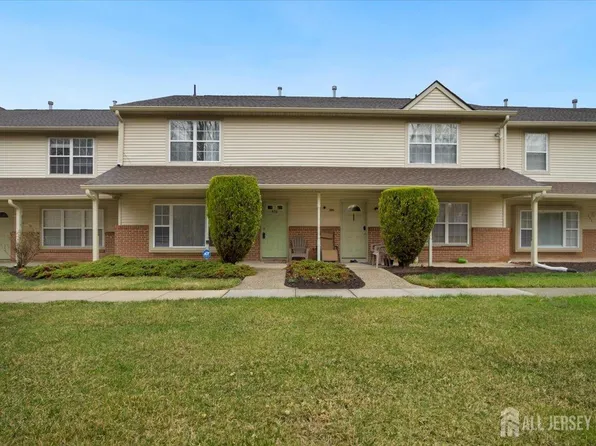 910 Thomas Ave, North Brunswick, NJ 08902