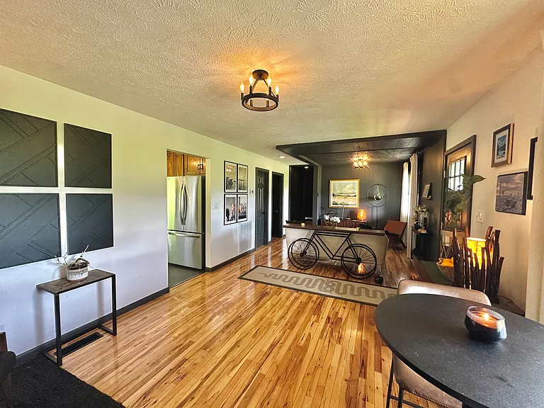 3621 Valley Rd — Photo 3