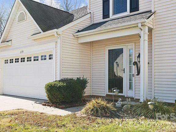 3rd image of 2154 Mallard Green Pl