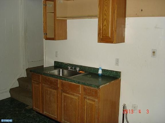 5th image of 220 N Broom St