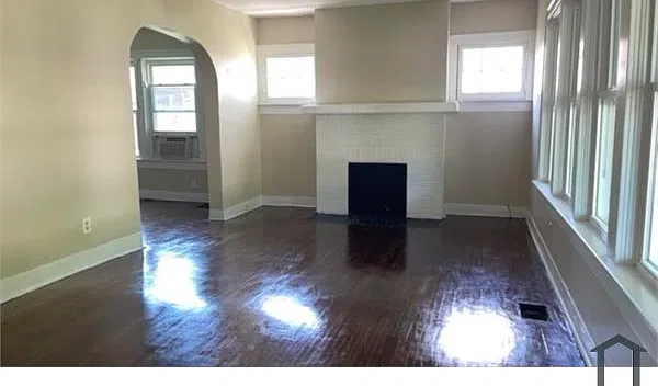 5 bed, 2000 sqft, $1,500 — Photo 2