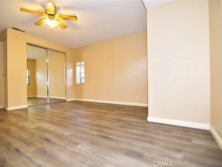 2090 Villa Del Lago Dr #B — Photo 12