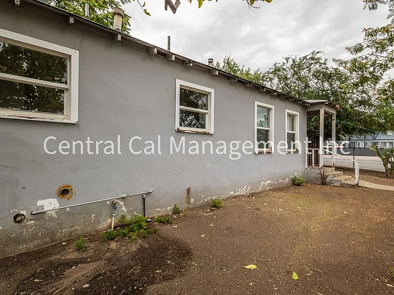 2124 Pacific St — Photo 3