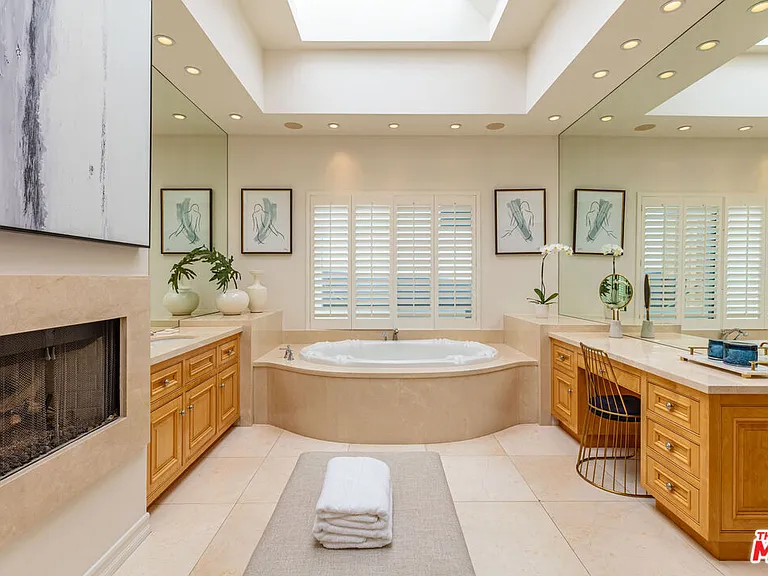 24314 Malibu Rd — Photo 26