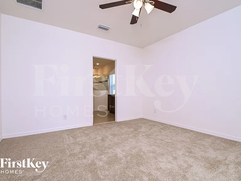 900 Avenal Ln — Photo 9
