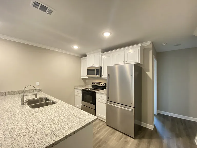 110 Jaxon St — Photo 3