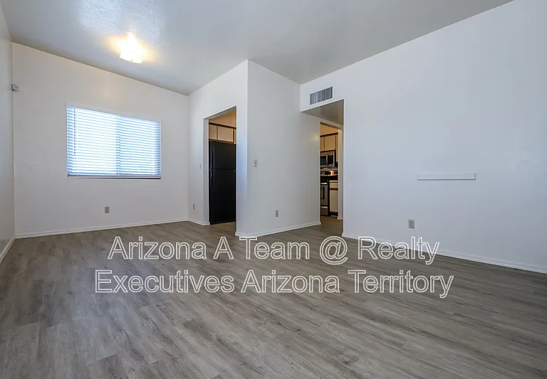 312 E 24th St #3 — Photo 3