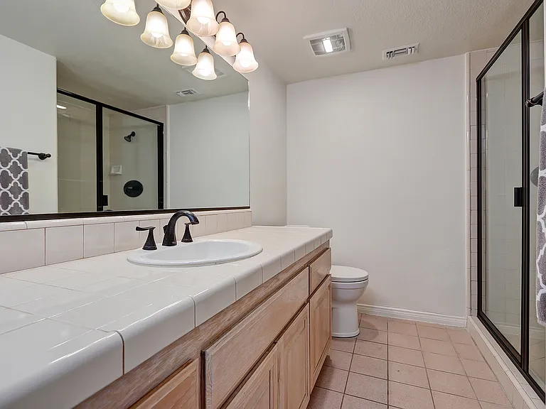 511 N Elena Ave #B — Photo 14