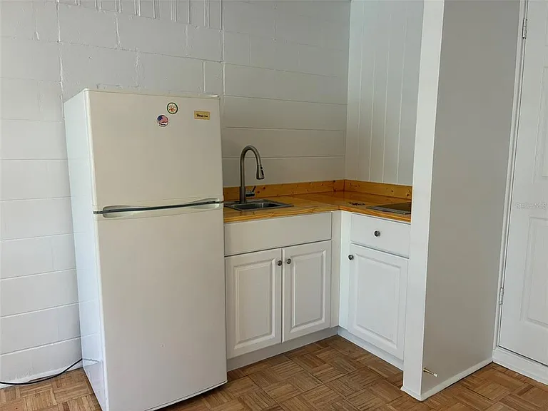 2515 Formosa Ave — Photo 5