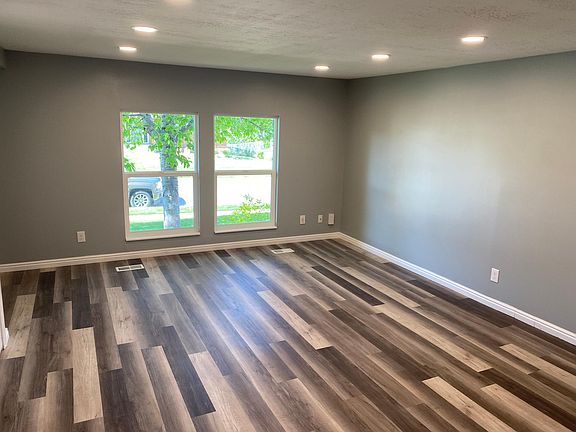 2nd image of 1026 E Perrywill Ave #1026