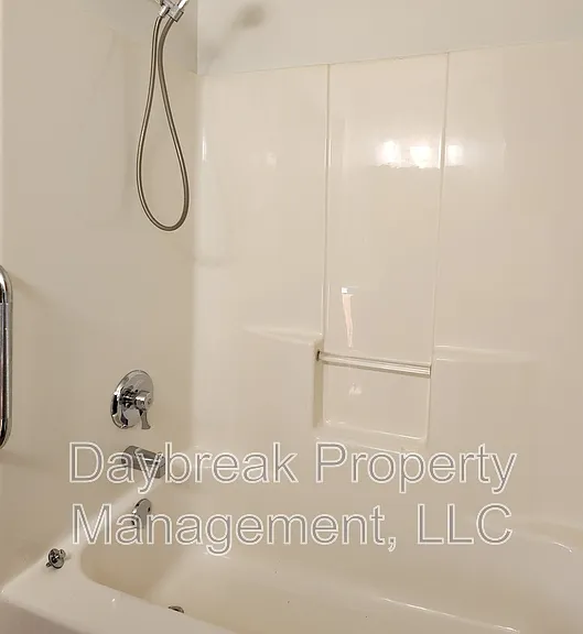 1315 34th Street Cir S #202 — Photo 9