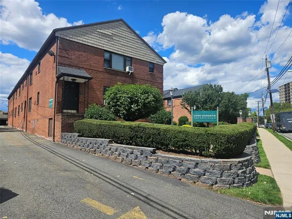 2161 N Central Rd #A, Fort Lee, NJ 07024