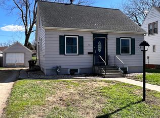 382 5th St SW, Wells, MN 56097