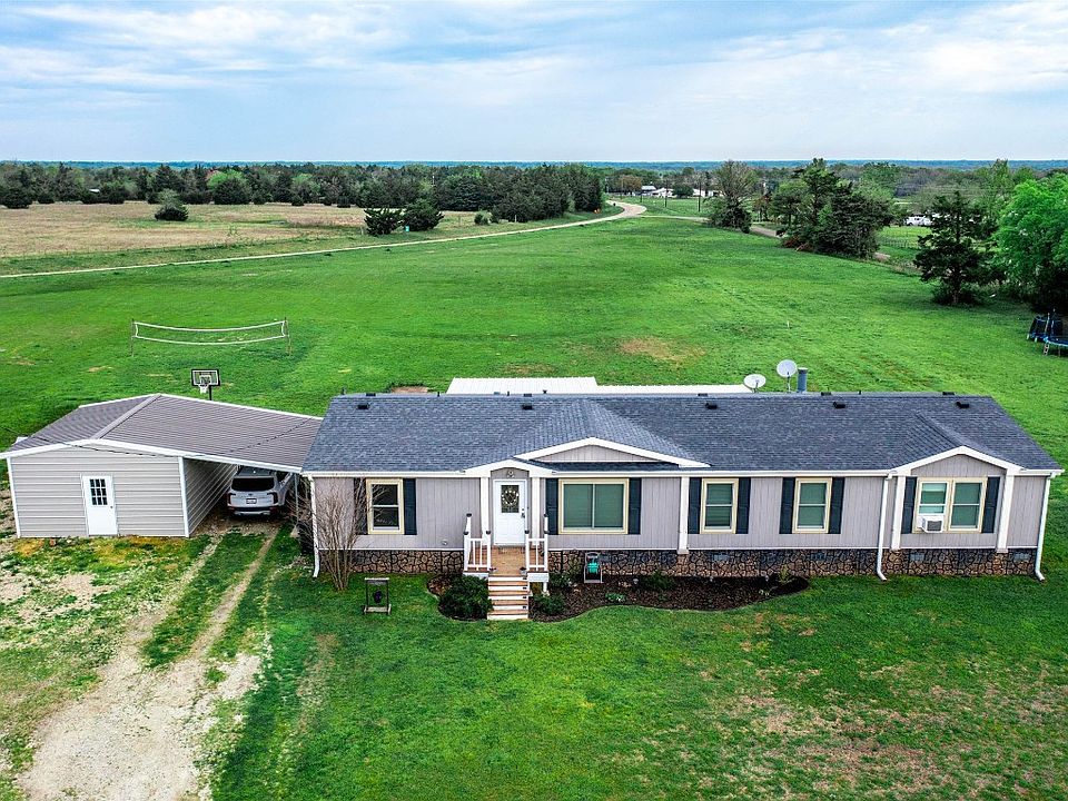 1st image of 2060 Country Ln