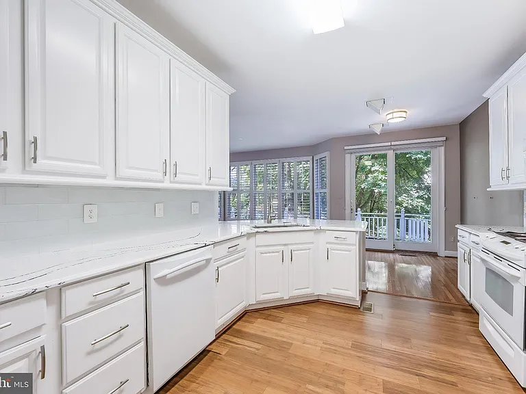 11485 Waterhaven Ct — Photo 29