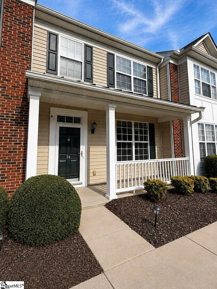 2 bed, 2.5 bath, 1480 sqft, $1,800 — Photo 2