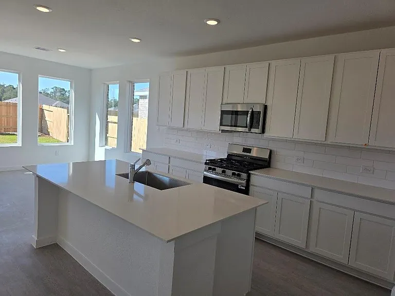 1743 Magnolia Jade Ct — Photo 10