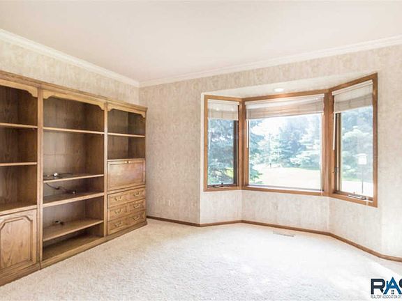 5th image of 500 W Sweetbriar Pl #1